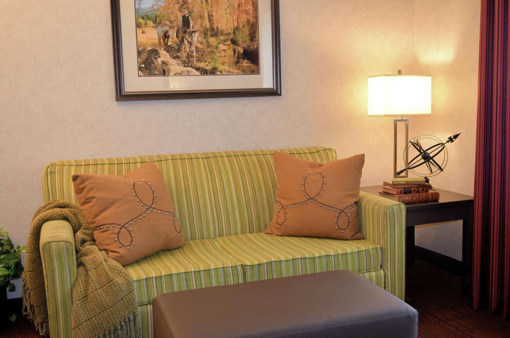 Hotel Hampton 3*
